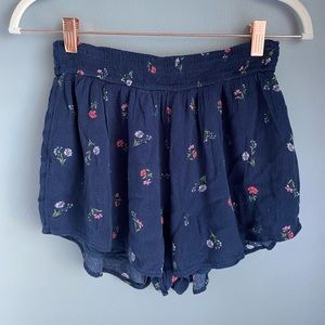 Hollister floral shorts